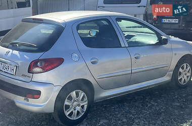 Хэтчбек Peugeot 206 2009 в 