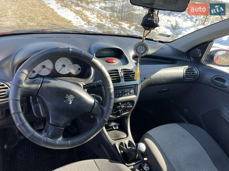 Хетчбек Peugeot 206 2005 в Камені-Каширському