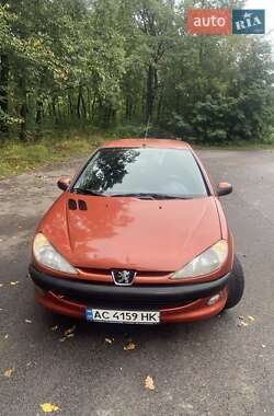 Хетчбек Peugeot 206 2000 в 
