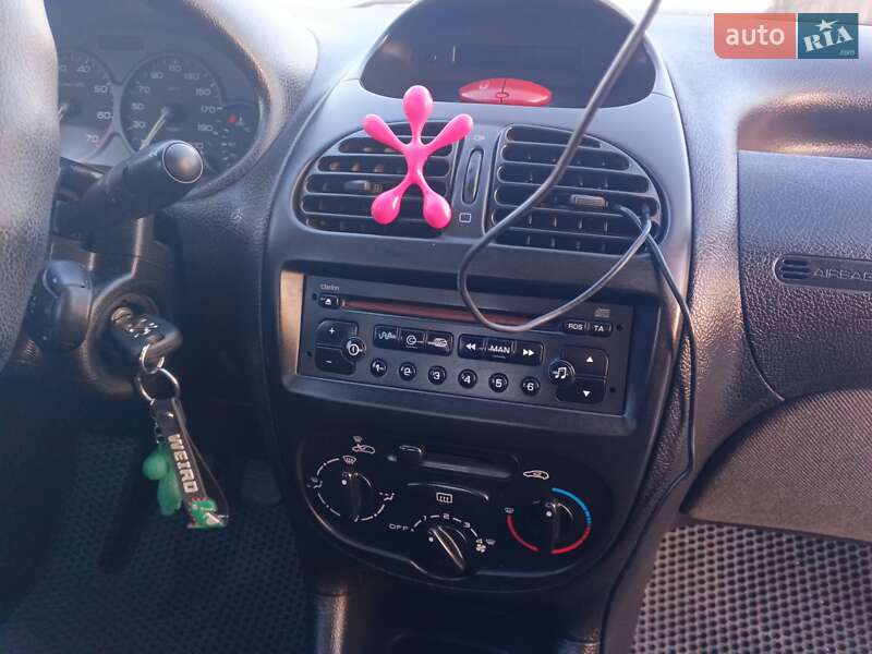 Седан Peugeot 206 2009 в Києві