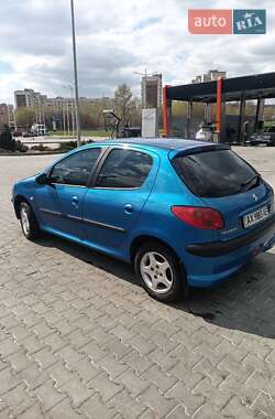 Хэтчбек Peugeot 206 2005 в 