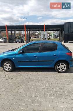 Хэтчбек Peugeot 206 2005 в 