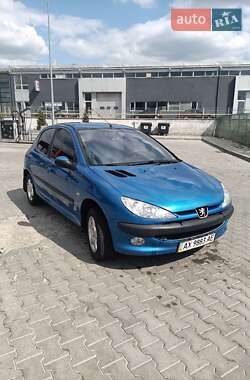 Хэтчбек Peugeot 206 2005 в 