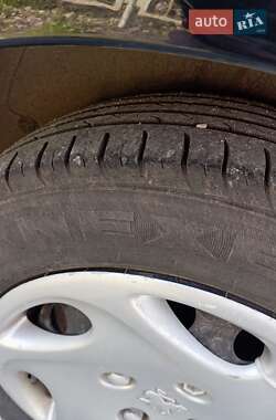 Хетчбек Peugeot 206 2002 в 