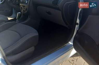 Хэтчбек Peugeot 206 2006 в 