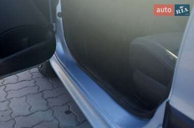 Хэтчбек Peugeot 206 2006 в 
