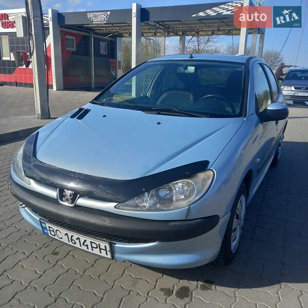 Хэтчбек Peugeot 206 2006 в 