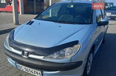 Хэтчбек Peugeot 206 2006 в 