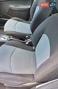 Хэтчбек Peugeot 206 2004 в 