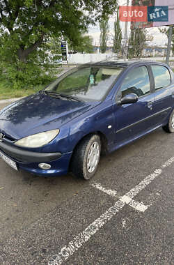 Хетчбек Peugeot 206 2002 в 