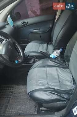 Хетчбек Peugeot 206 2006 в 