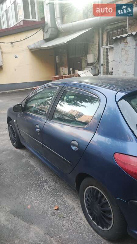 Хэтчбек Peugeot 206 2006 в Киеве