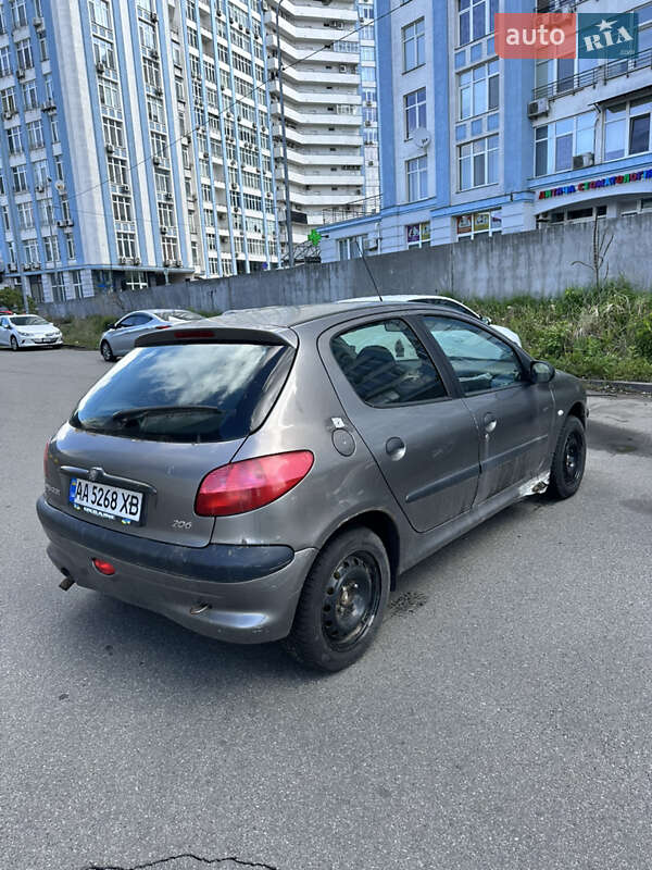 Хетчбек Peugeot 206 2000 в Києві