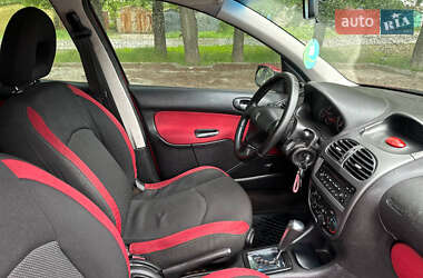Хетчбек Peugeot 206 2007 в 