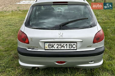 Хэтчбек Peugeot 206 2008 в Костополе