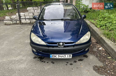 Хэтчбек Peugeot 206 2002 в Киеве