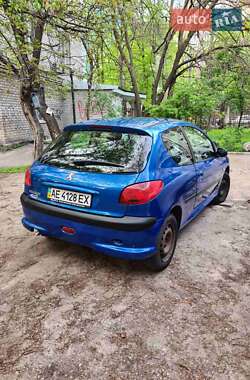 Хетчбек Peugeot 206 2006 в Дніпрі