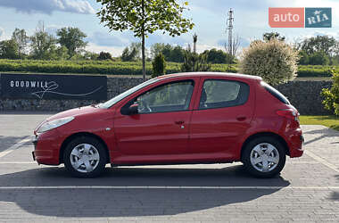 Хетчбек Peugeot 206 2011 в 