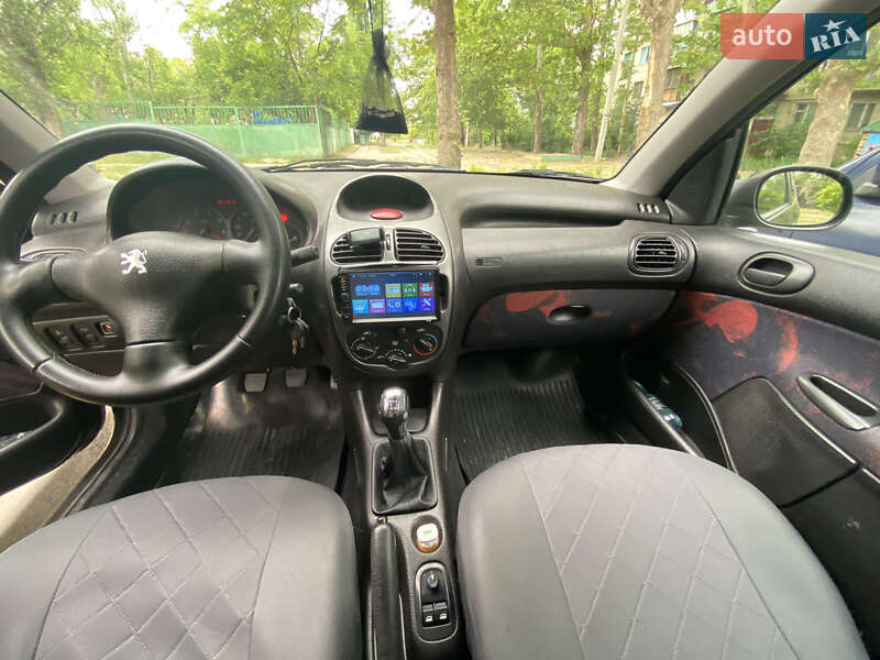 Хетчбек Peugeot 206 1999 в Херсоні