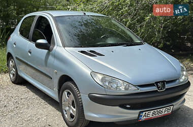 Хетчбек Peugeot 206 2008 в 