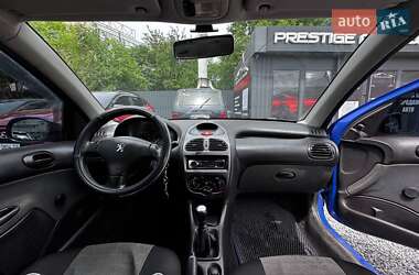 Хетчбек Peugeot 206 2006 в 