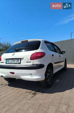 Хэтчбек Peugeot 206 2008 в 