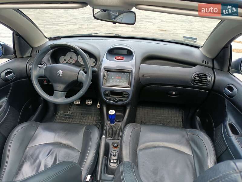 Кабриолет Peugeot 206 2002 в Ахтырке