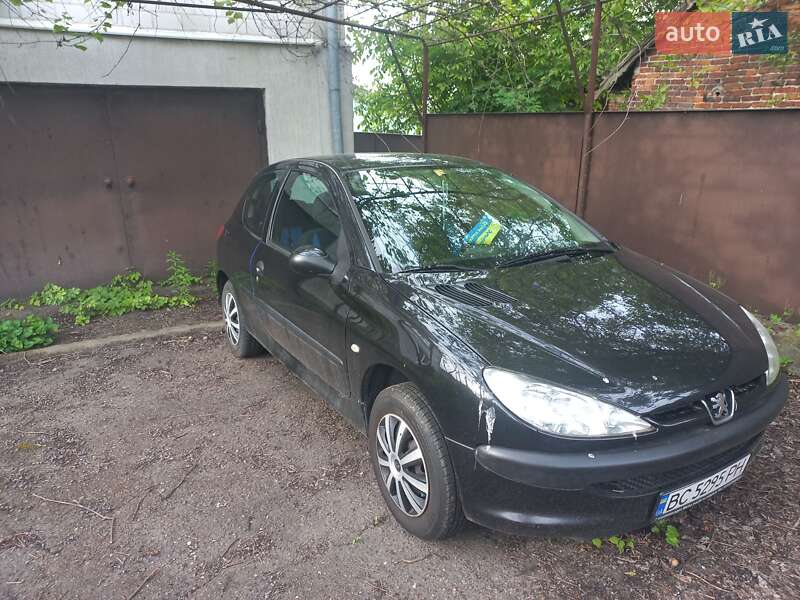 Хетчбек Peugeot 206 2006 в 