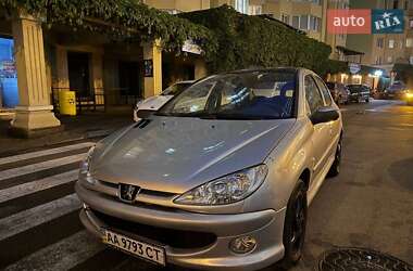 Хетчбек Peugeot 206 2006 в Києві