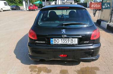 Хэтчбек Peugeot 206 2006 в 