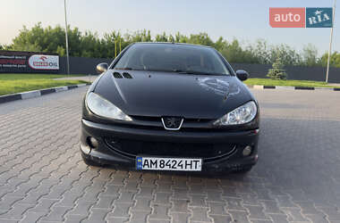 Кабриолет Peugeot 206 2004 в 