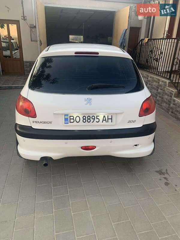 Хетчбек Peugeot 206 2004 в Тернополі