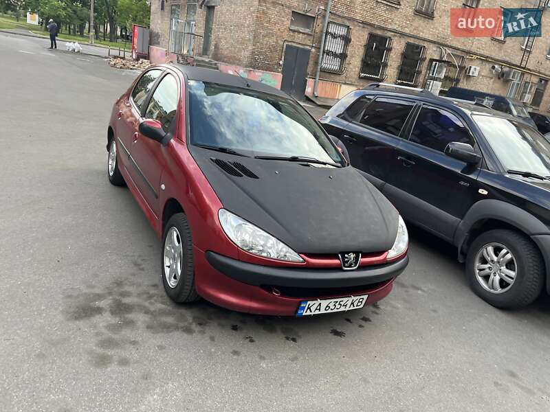 Хэтчбек Peugeot 206 2005 в Киеве