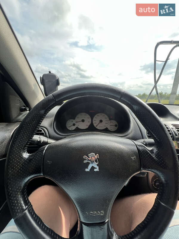 Хетчбек Peugeot 206 2003 в Львові