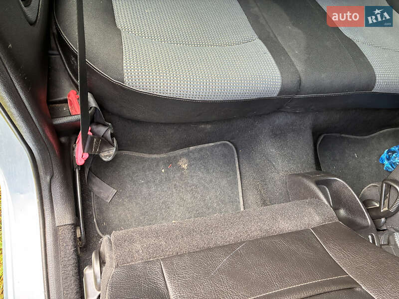 Хетчбек Peugeot 206 2003 в Кременчуці