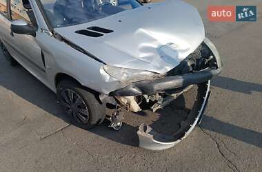 Хэтчбек Peugeot 206 2003 в 