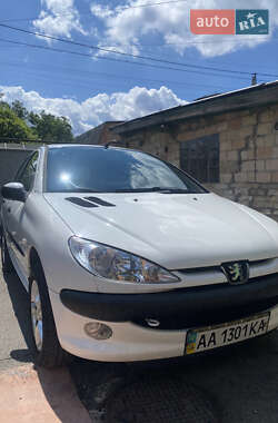 Хэтчбек Peugeot 206 2008 в Киеве