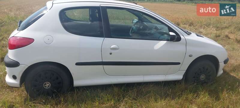 Хэтчбек Peugeot 206 2003 в Сумах