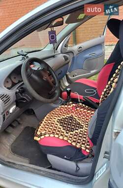 Хетчбек Peugeot 206 2002 в Львові
