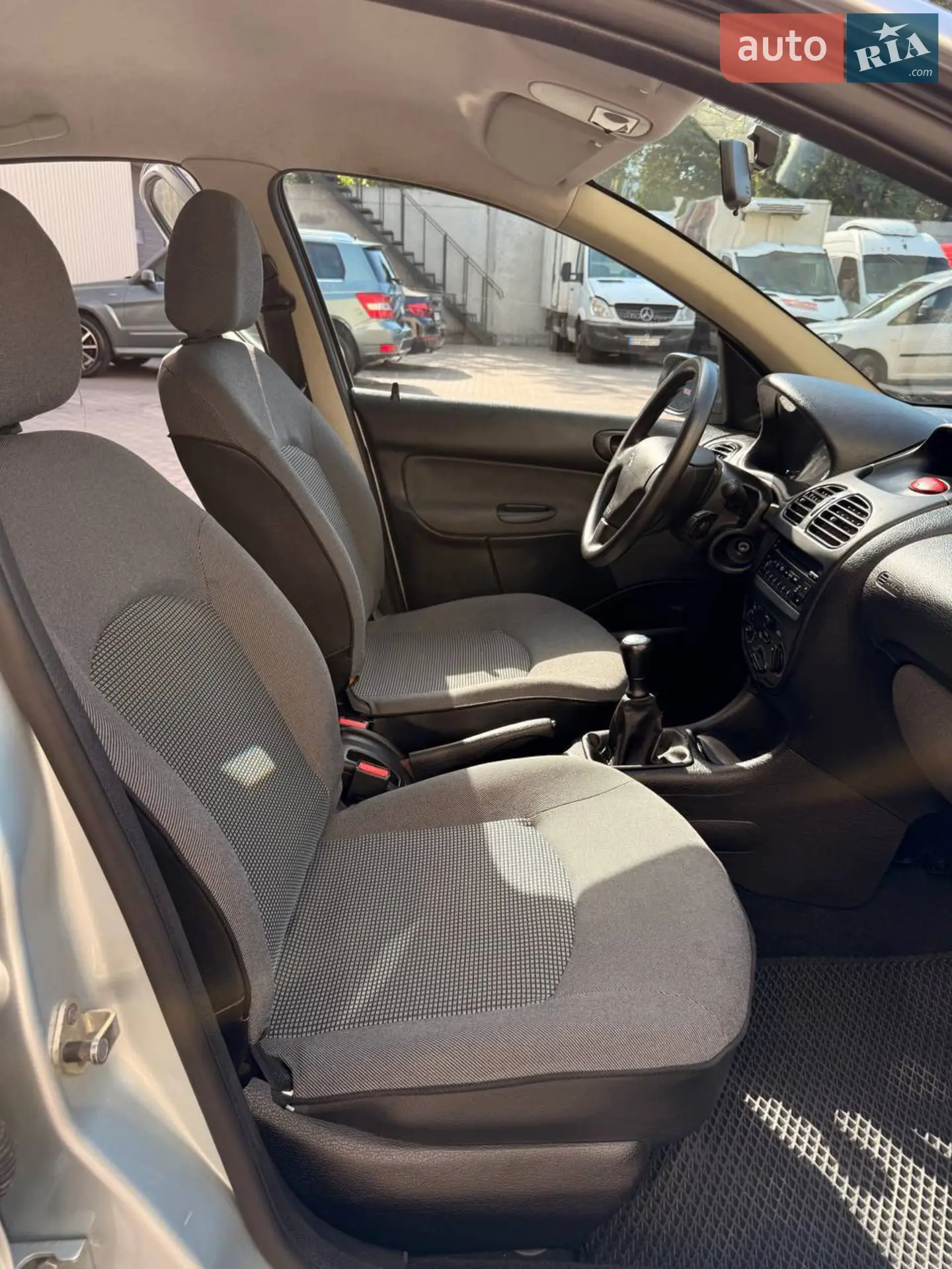 2010 Peugeot 206 - мініатюра 10