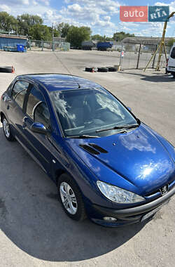 Хэтчбек Peugeot 206 2007 в Запорожье