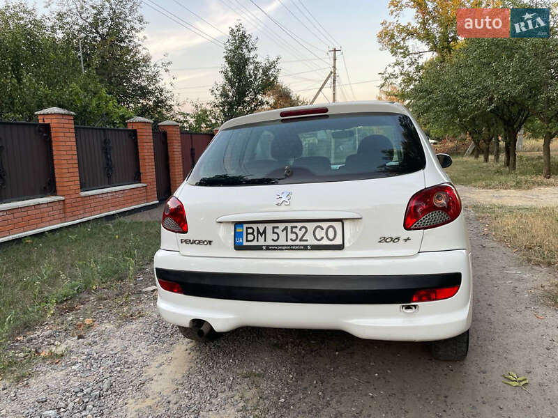 Хэтчбек Peugeot 206 2012 в Карловке