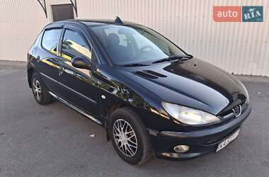 Хэтчбек Peugeot 206 2005 в Первомайске