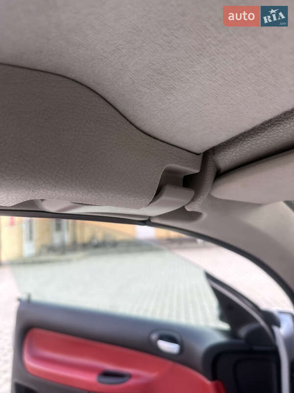 Кабріолет Peugeot 206 2001 в Косові