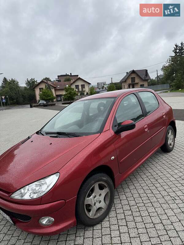 Хетчбек Peugeot 206 2007 в Винниках