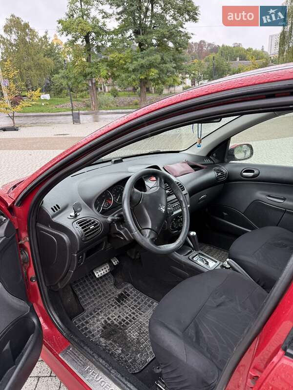Хетчбек Peugeot 206 2007 в Винниках