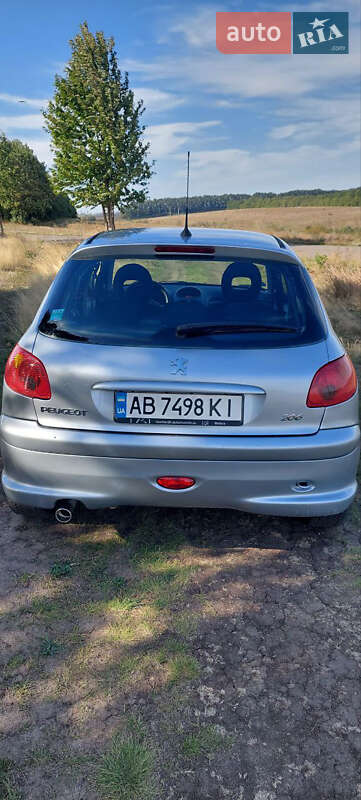 Хэтчбек Peugeot 206 2006 в Тростянце