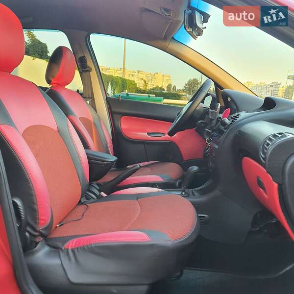 Хетчбек Peugeot 206 2003 в Києві фото 15 Хетчбек Peugeot 206 2003 в Києві