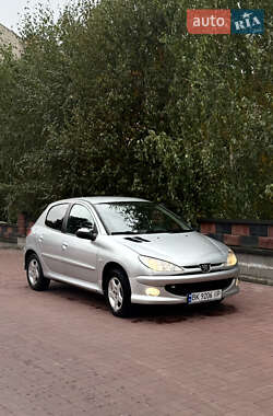 Хетчбек Peugeot 206 2008 в Рівному