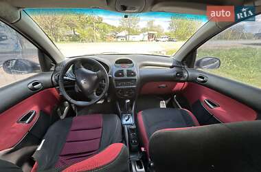 Хэтчбек Peugeot 206 2006 в  фото 4 Хэтчбек Peugeot 206 2006 в